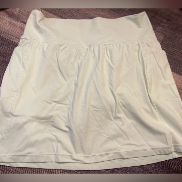 COPY - Athleta salutation stash pocket skort - Picture 2 of 3